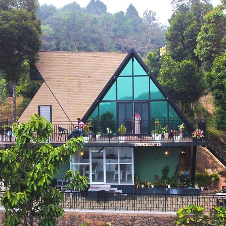 Bed and Breakfast Misty Hideout Kakkadampoyil Exterior foto
