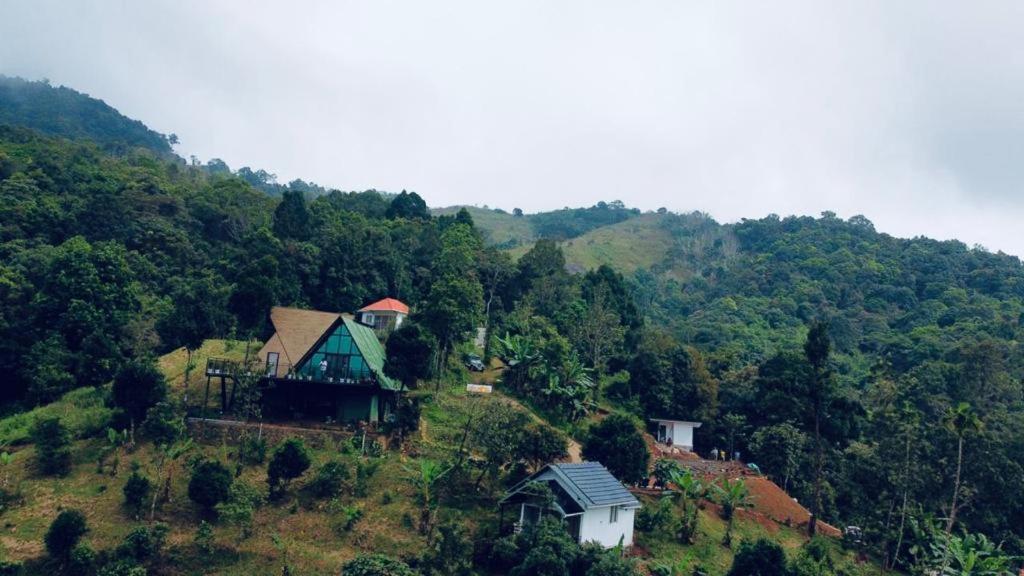 Bed and Breakfast Misty Hideout Kakkadampoyil Exterior foto